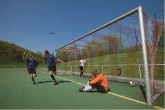 Fotbalová branková síť PP 3,5 mm, plástvová oka, 2 barevná, hloubka 2,0 x 2,0 m, rozměr branky 7,32 × 2,44 m
