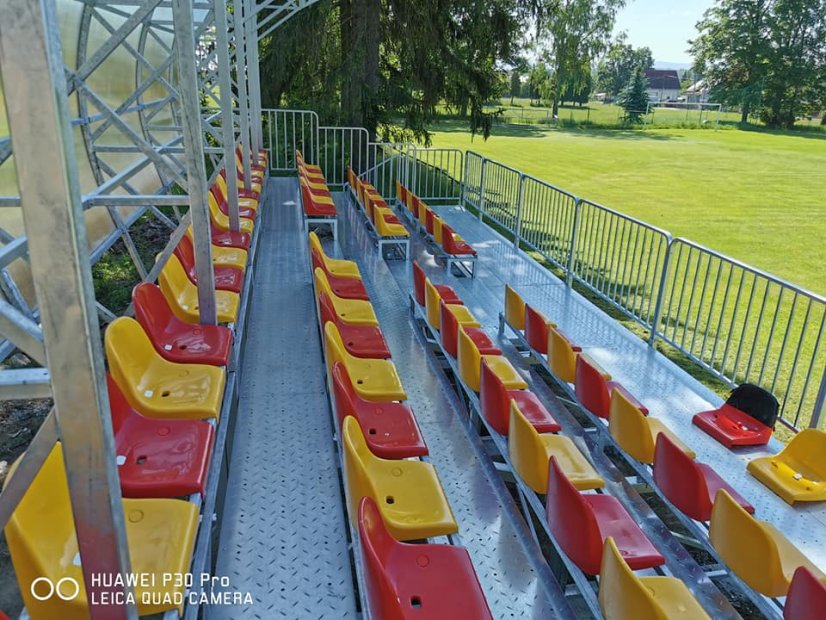 Kryté tribuny