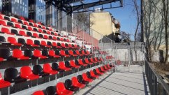 Kryté tribuny